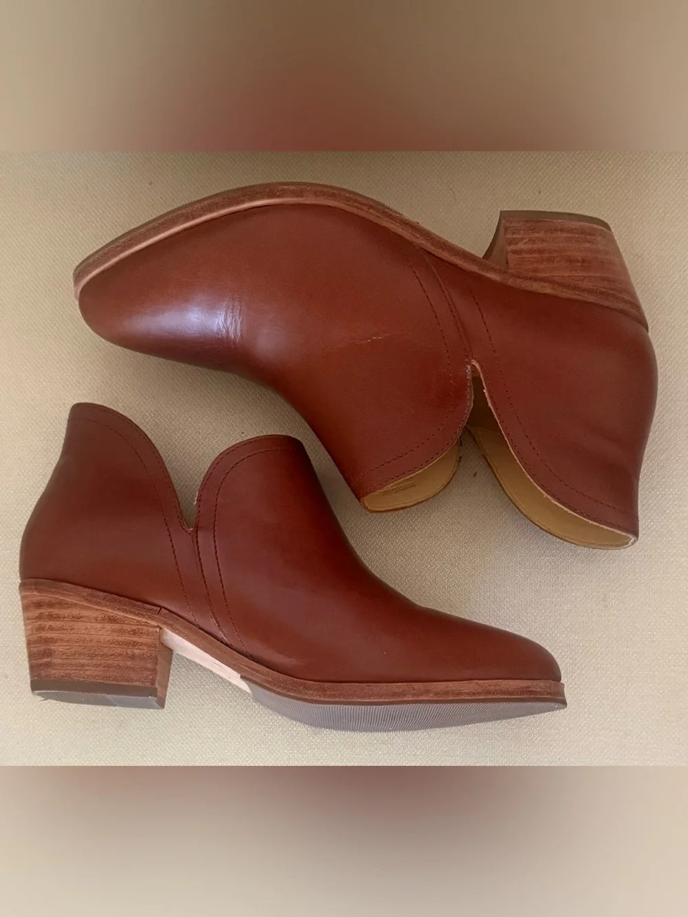Nisolo Mia Everyday Ankle Bootie Auburn Leather Slip On Block Heel Size 9 EUC